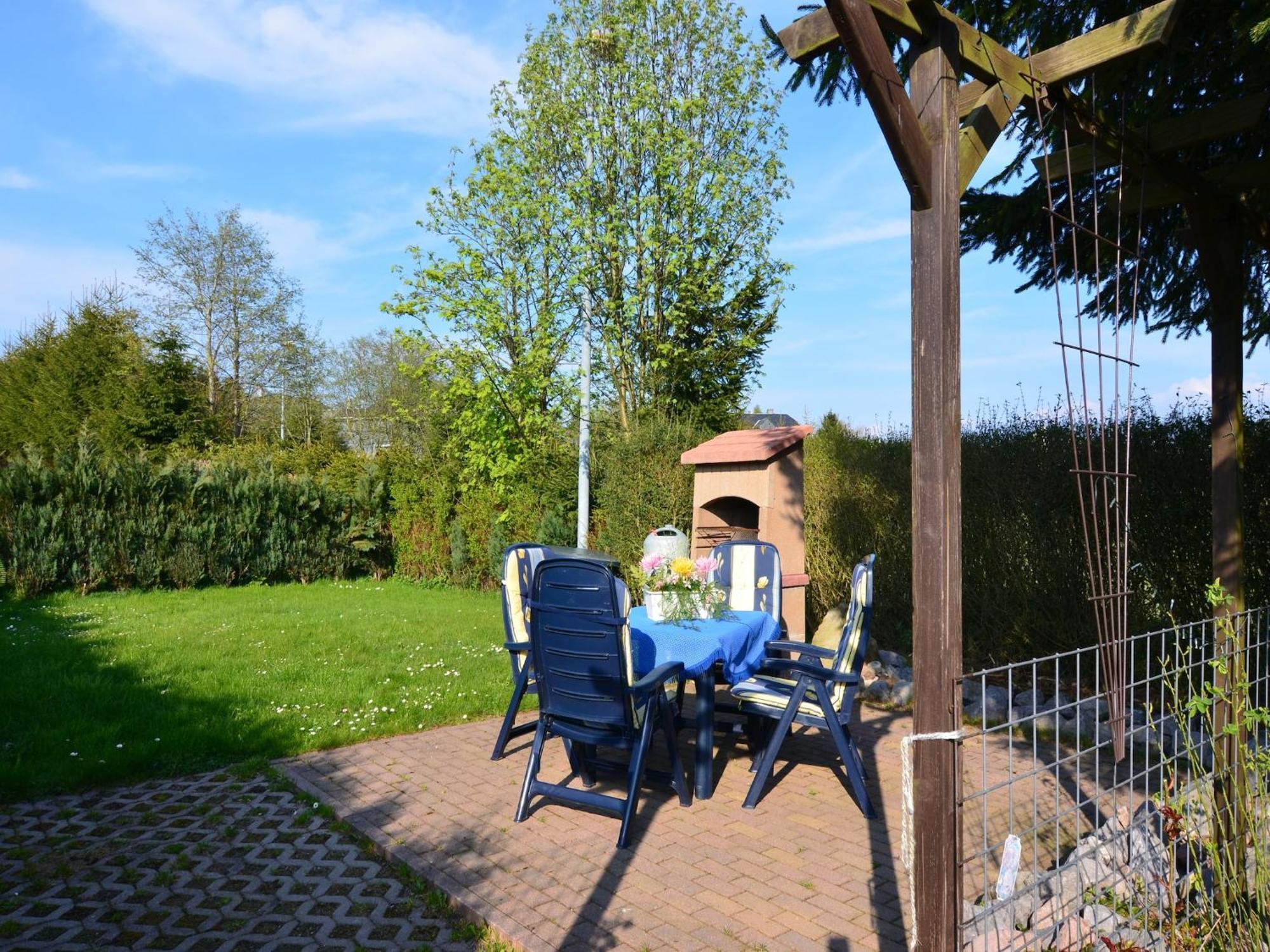 Holiday Home In Neustadt Am Rennsteig With Pond エクステリア 写真