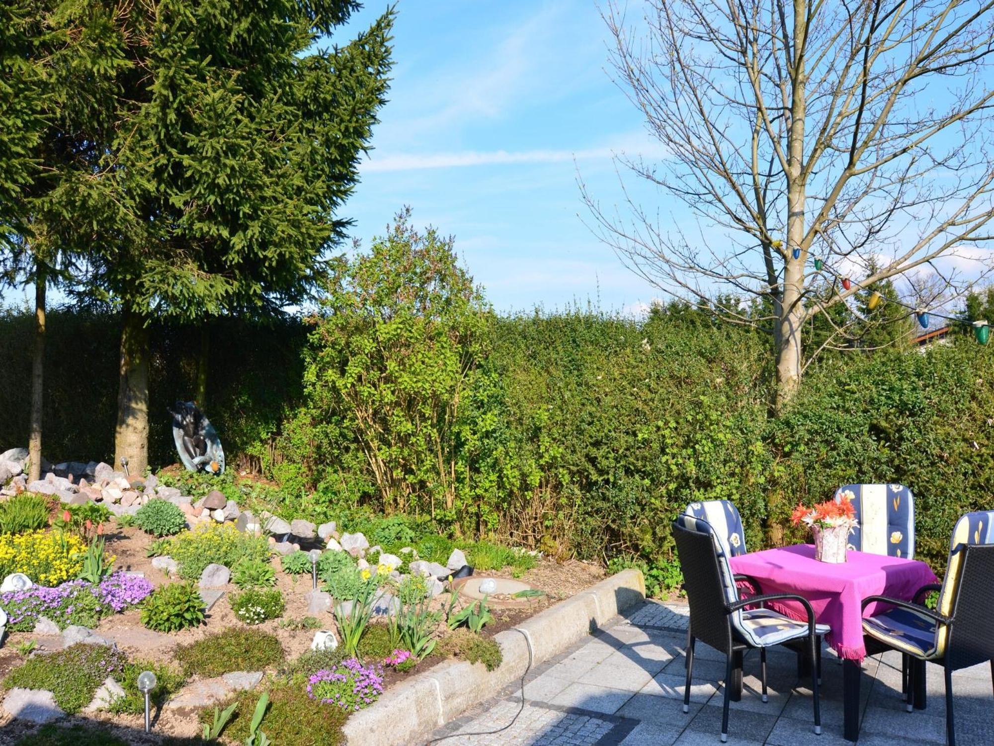 Holiday Home In Neustadt Am Rennsteig With Pond エクステリア 写真