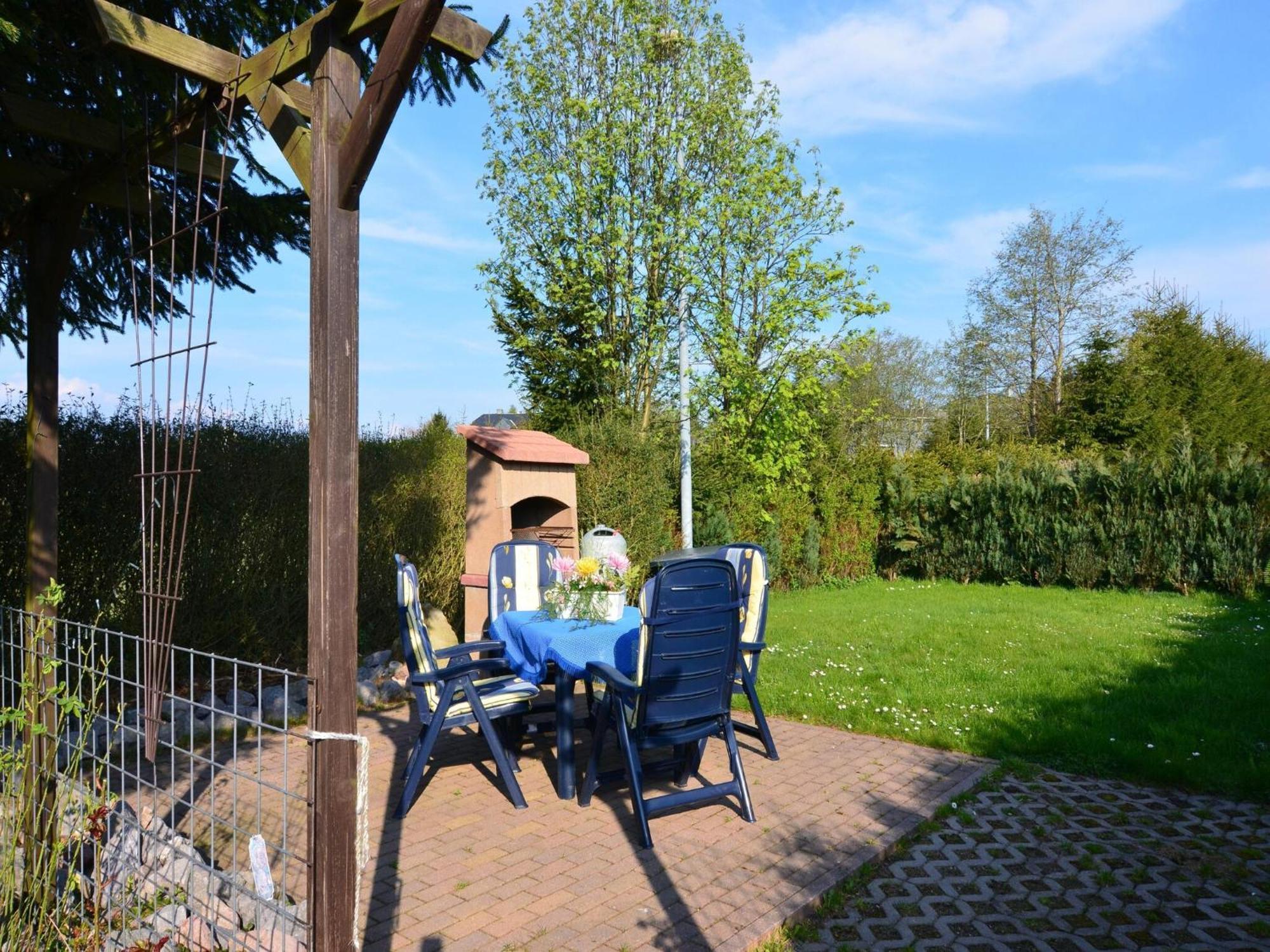 Holiday Home In Neustadt Am Rennsteig With Pond エクステリア 写真