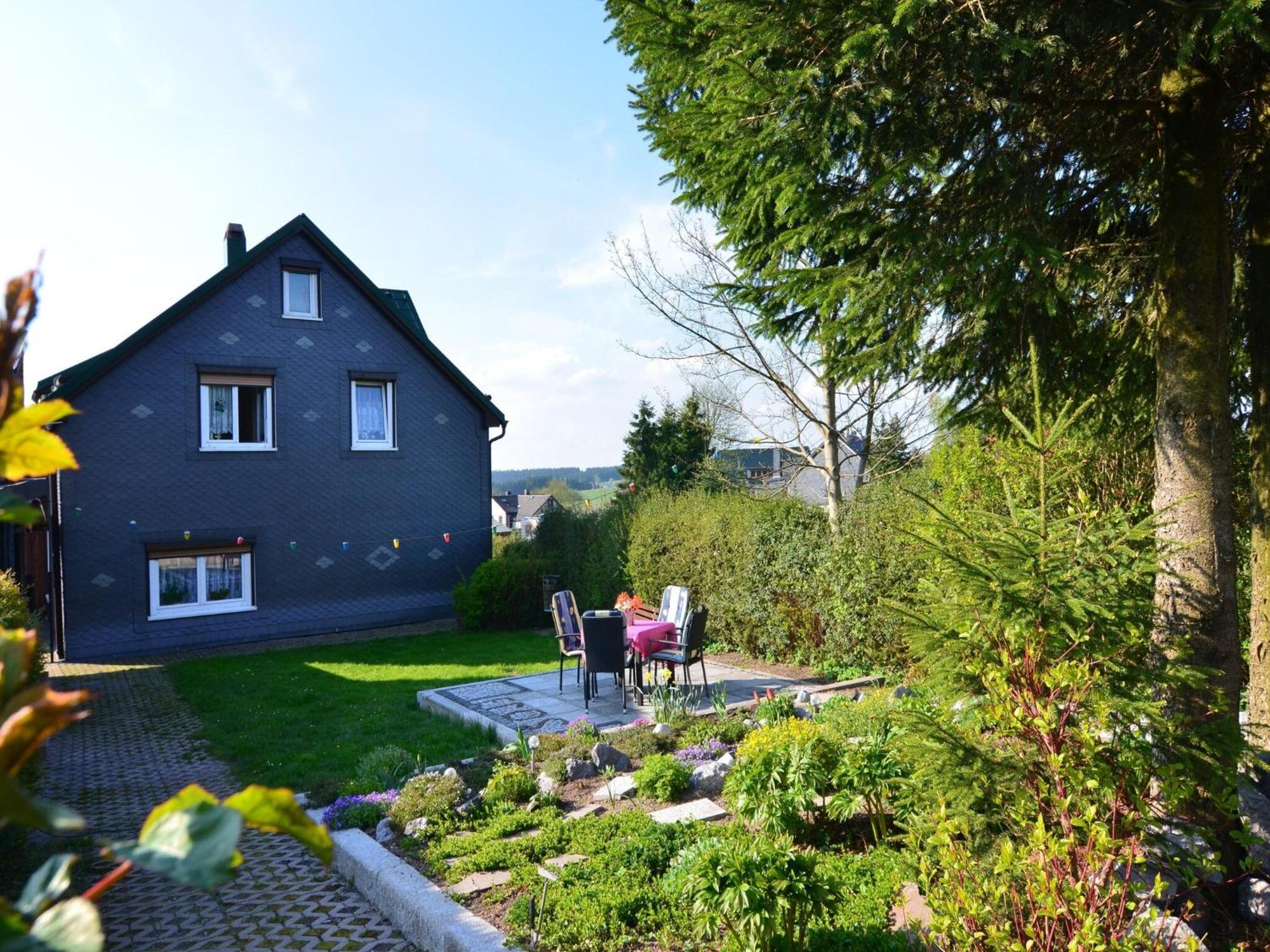 Holiday Home In Neustadt Am Rennsteig With Pond エクステリア 写真