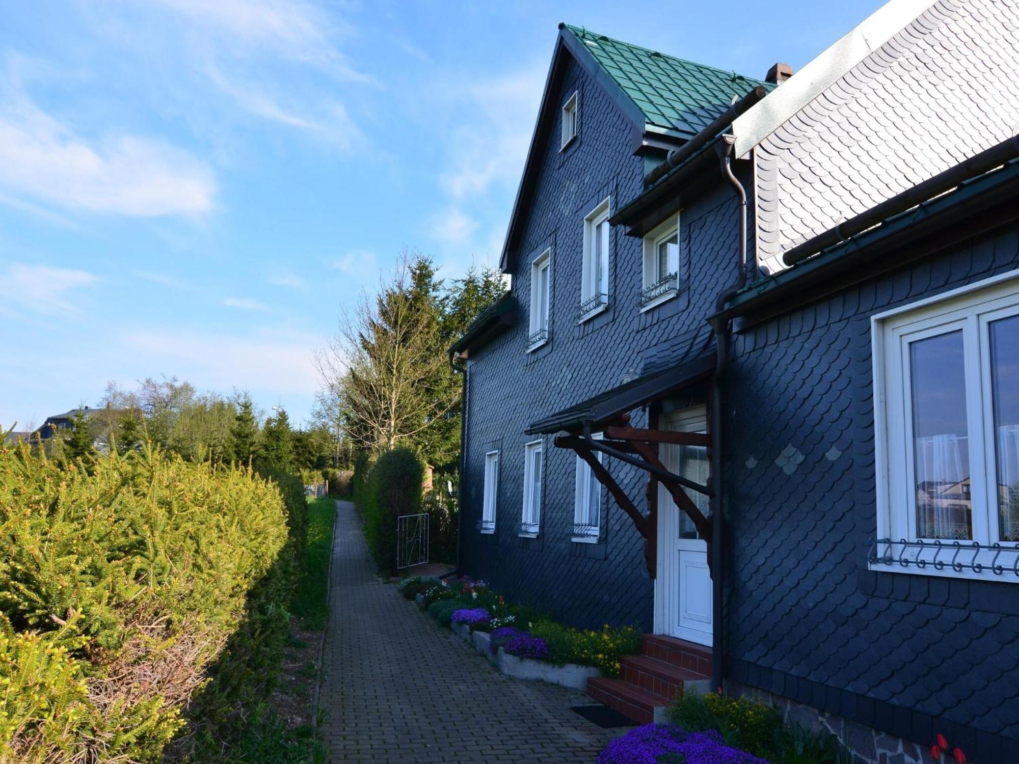 Holiday Home In Neustadt Am Rennsteig With Pond エクステリア 写真