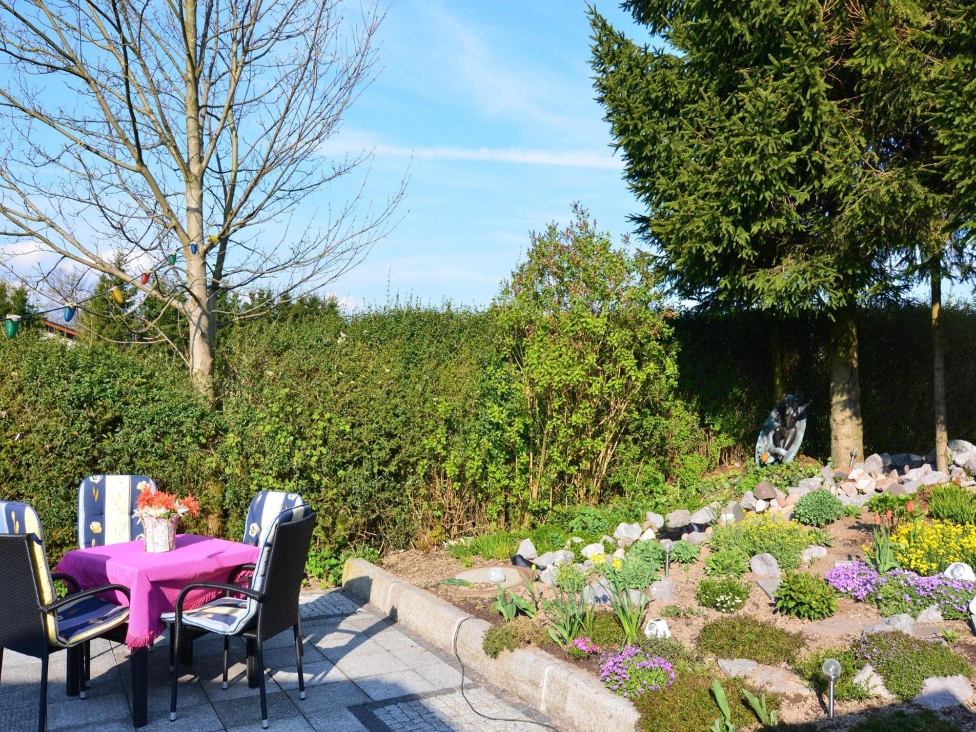 Holiday Home In Neustadt Am Rennsteig With Pond エクステリア 写真