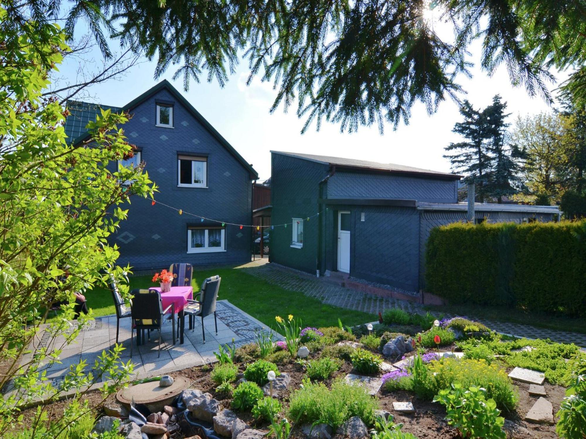 Holiday Home In Neustadt Am Rennsteig With Pond エクステリア 写真