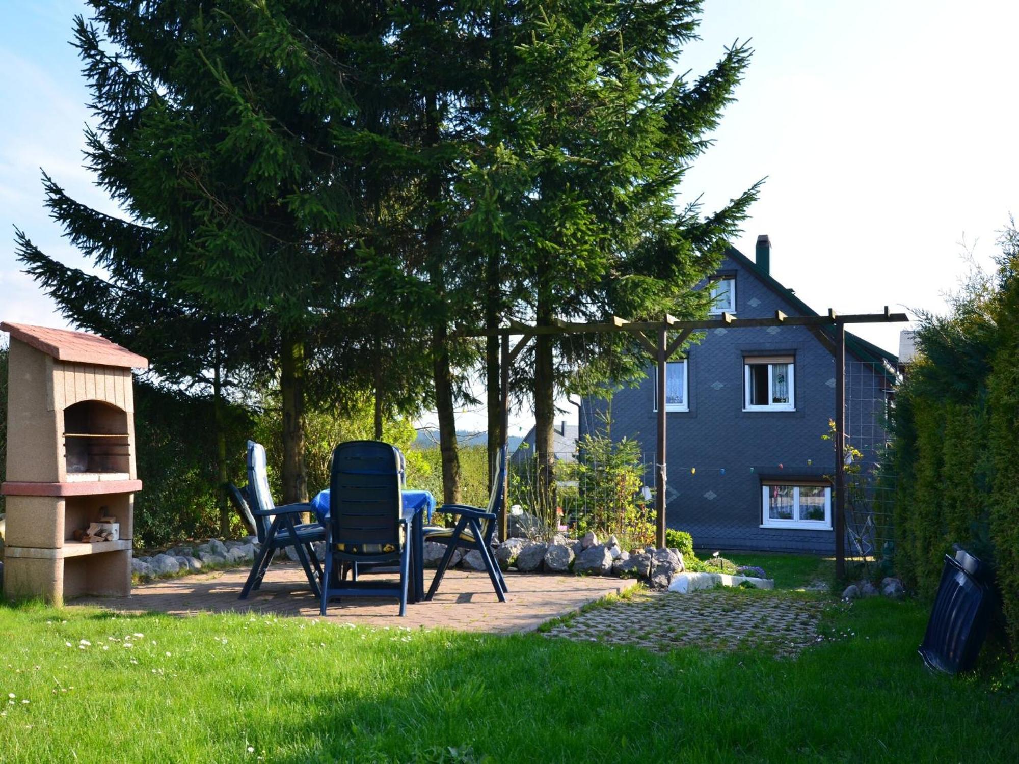 Holiday Home In Neustadt Am Rennsteig With Pond エクステリア 写真